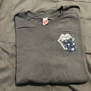 Small graphic t shirt